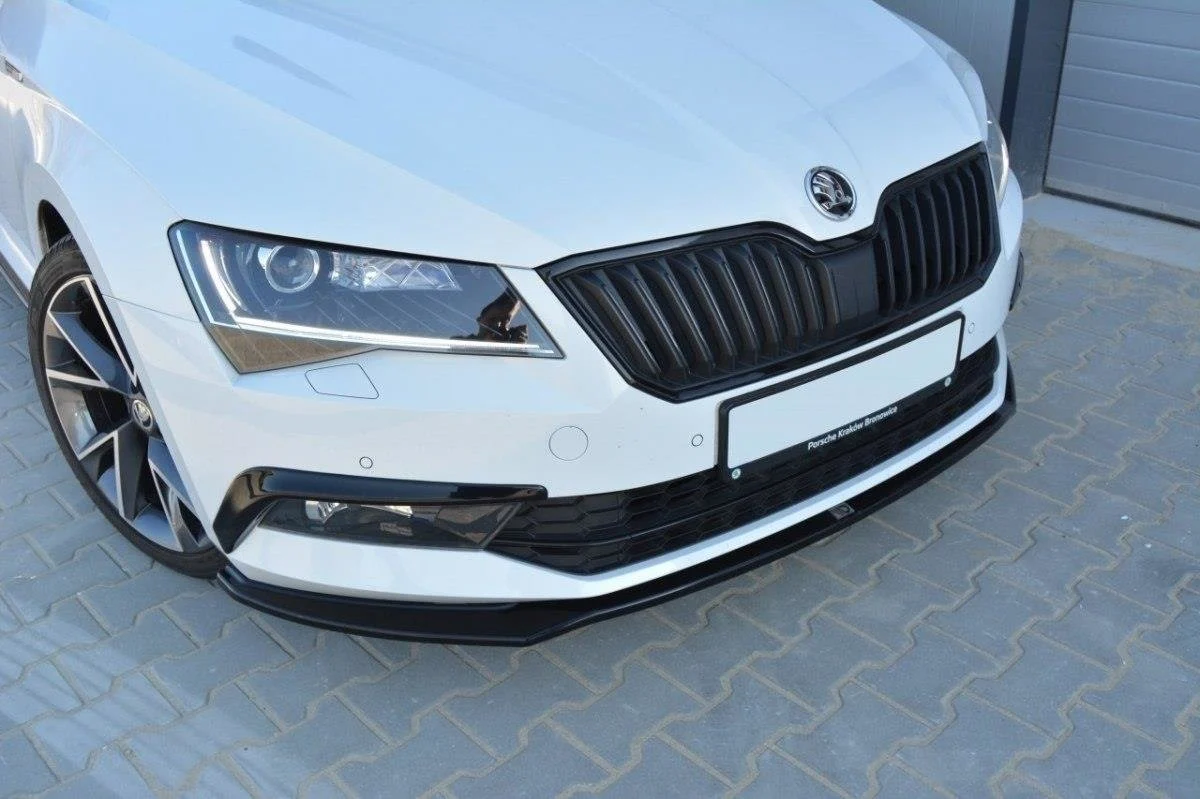 Front Ansatz für v.2 SKODA SUPERB III Carbon Look - Maxton Design