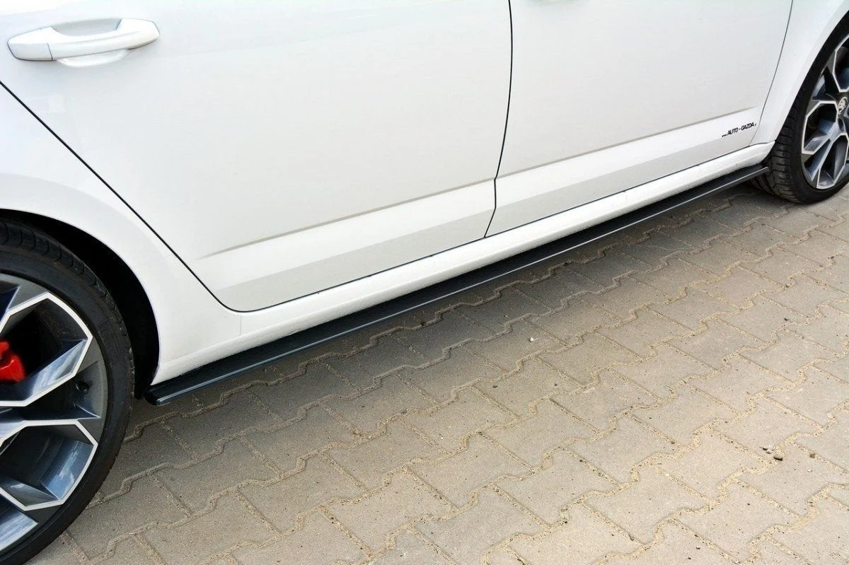 Seitenschweller Ansatz für Skoda Octavia RS Mk3 / Mk3 FL Hatchback / Kombi Carbon Look - Maxton Design