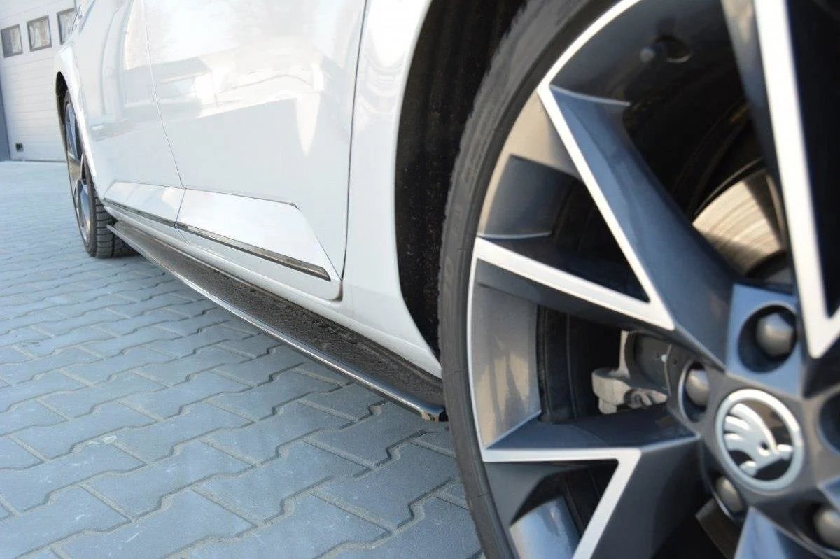 Seitenschweller Ansatz für Skoda Superb Mk3 Carbon Look - Maxton Design