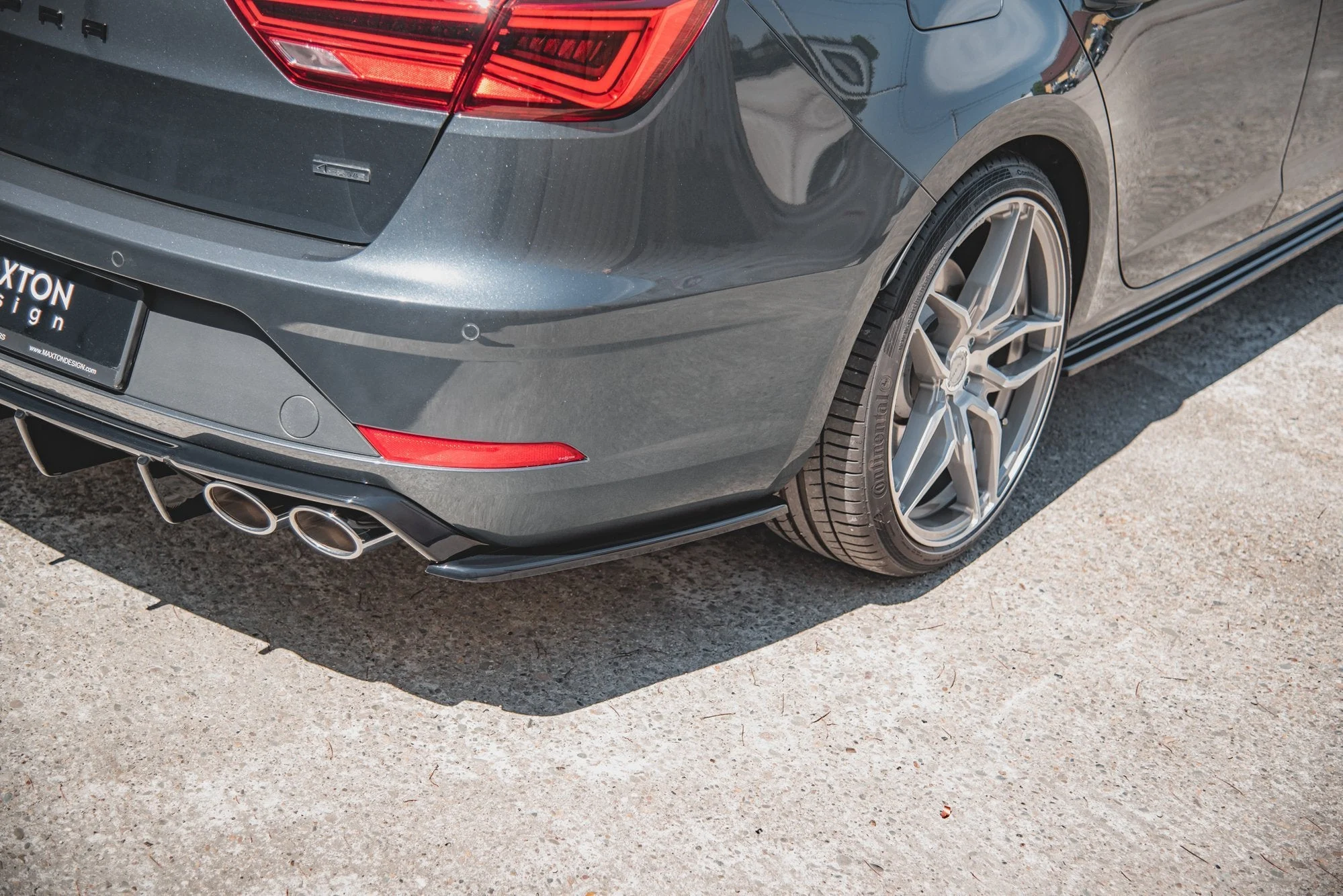 Heck Ansatz Flaps Diffusor V.2 für Seat Leon Cupra Mk3 FL Sportstourer schwarz matt - Maxton Design