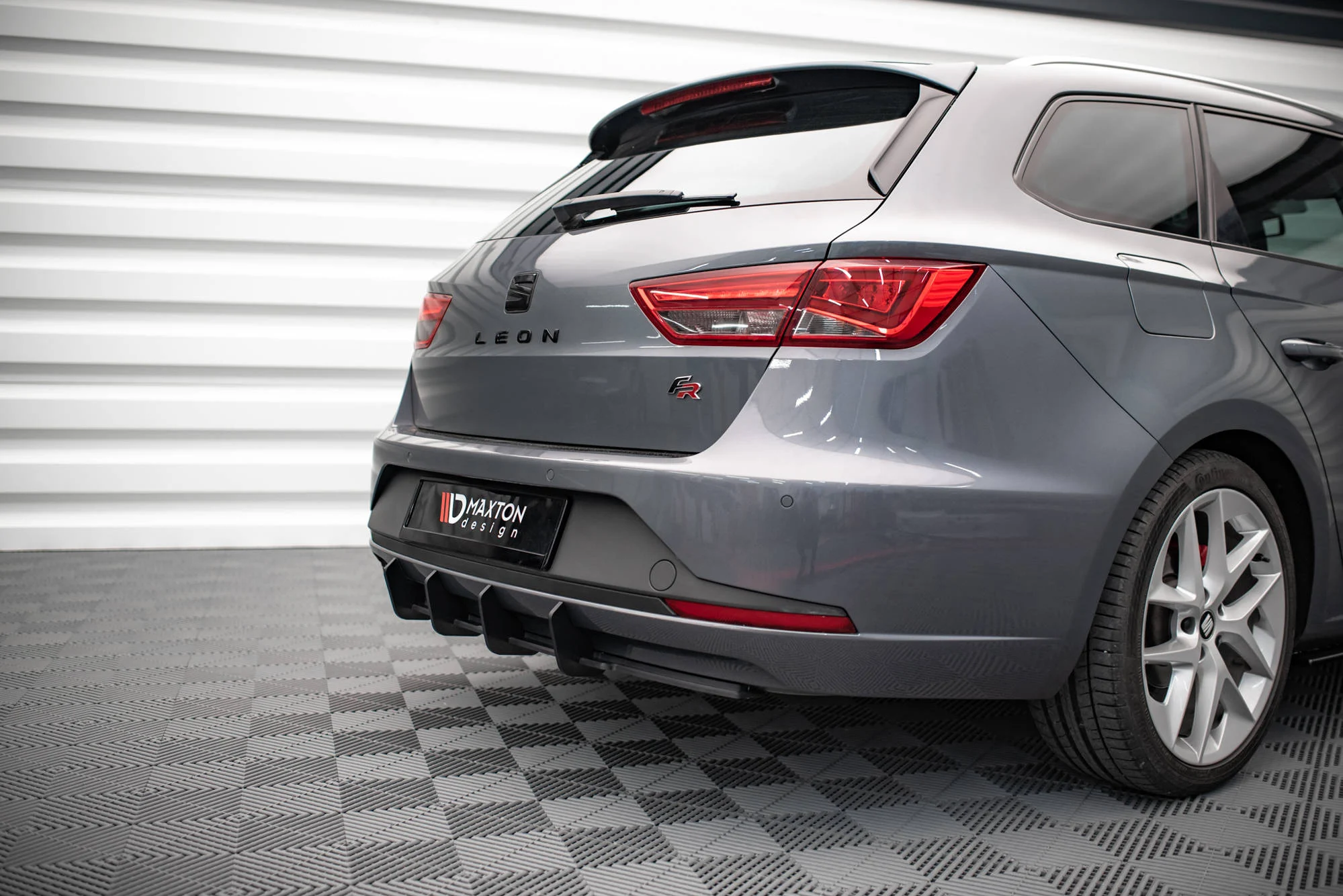 Street Pro Heckschürze für Seat Leon FR Sportstourer Mk3 - Maxton Design