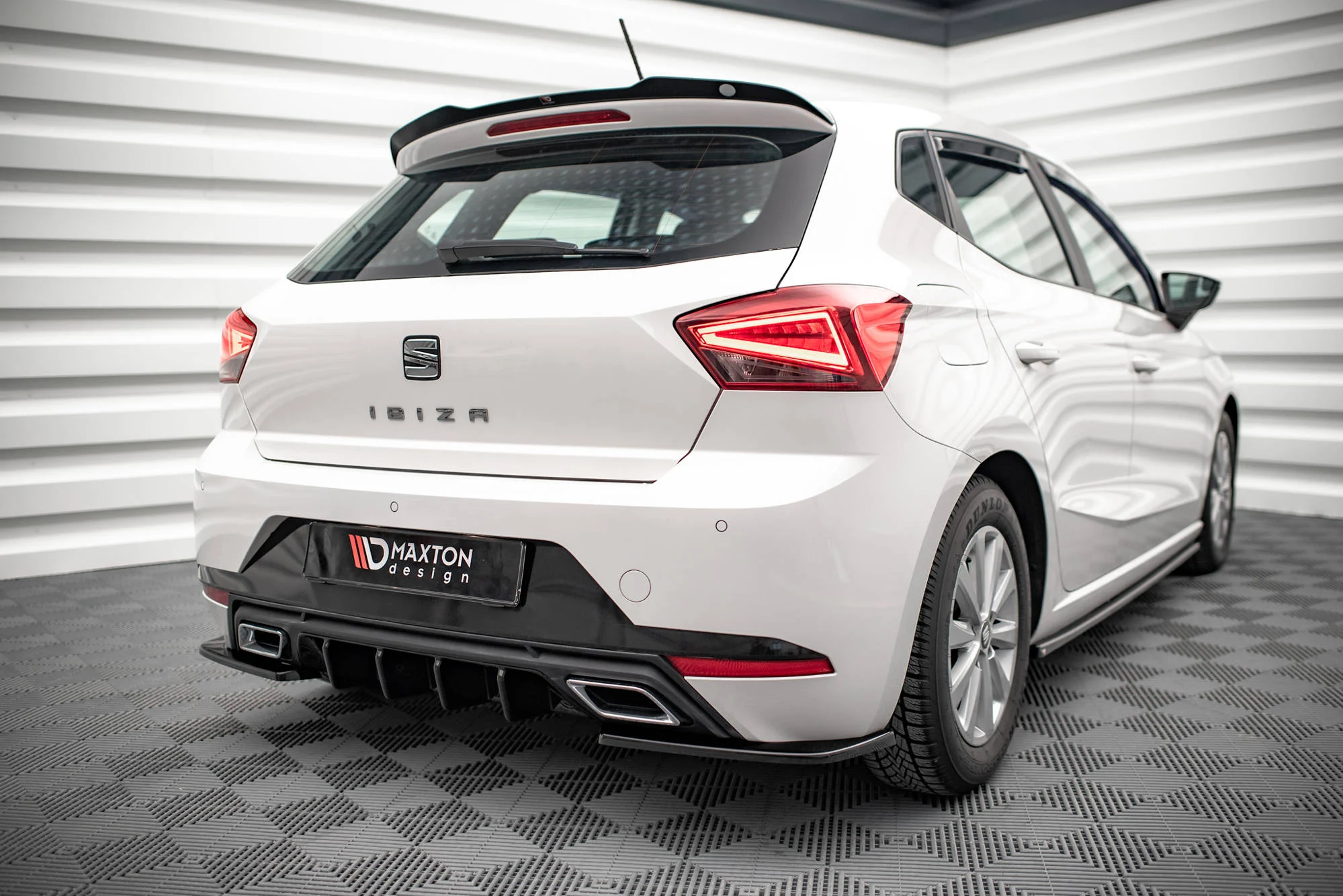 Spoiler CAP für Seat Ibiza FR/ Standard Mk5 schwarz matt - Maxton Design