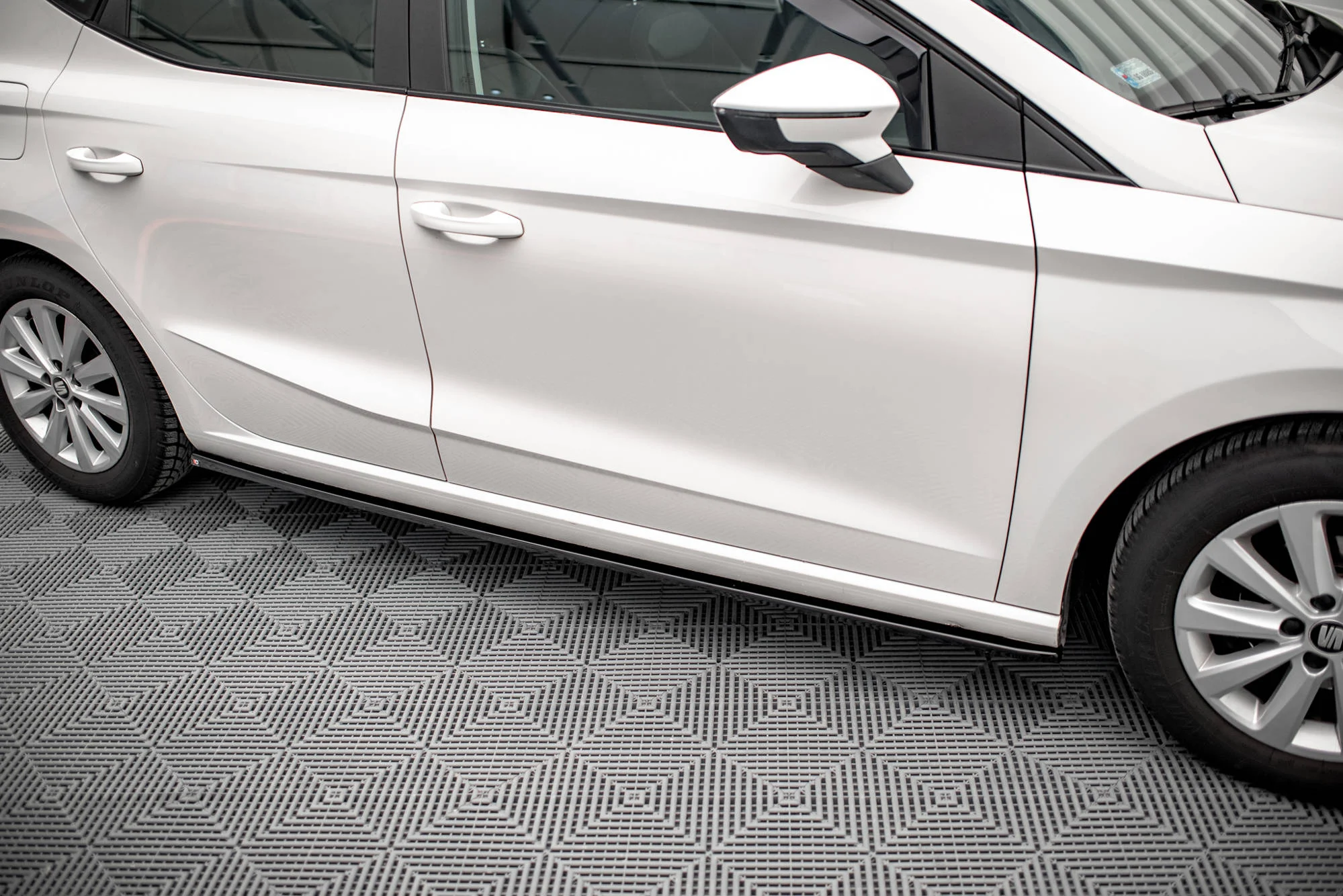 Seitenschweller Ansatz für V.1 für Seat Ibiza FR/ Standard Mk5 schwarz matt - Maxton Design