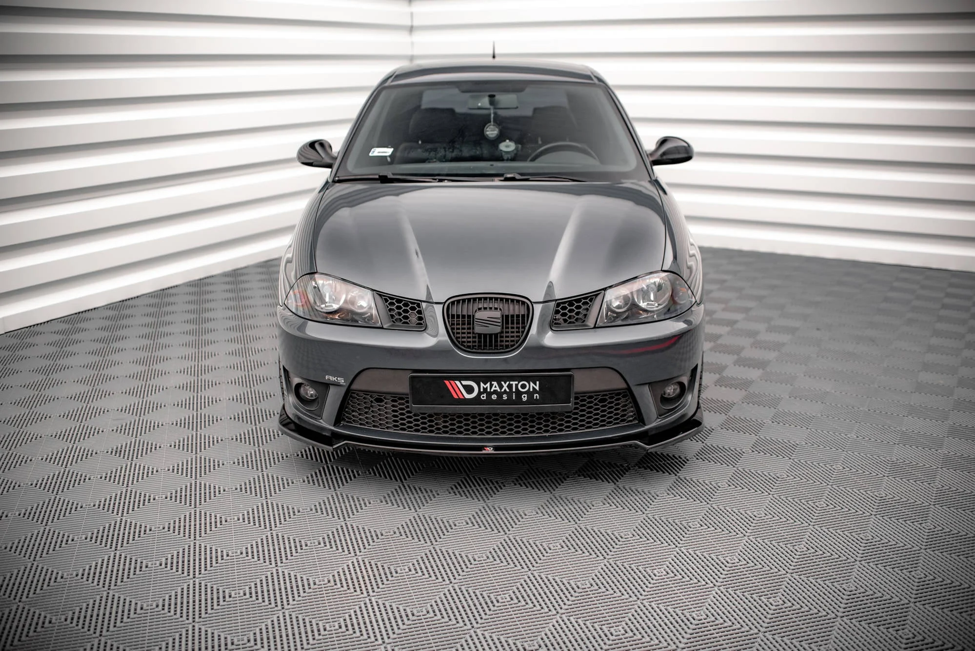 Front Ansatz V.3 für Seat Ibiza Cupra Mk3 schwarz Hochglanz - Maxton Design