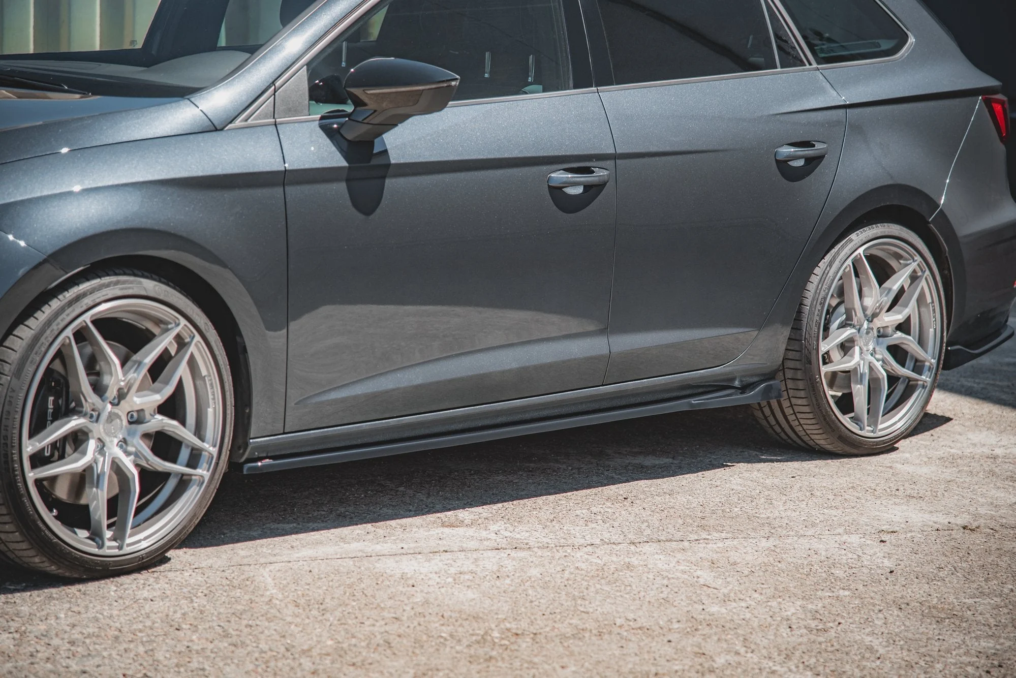 Seitenschweller Ansatz für V.4 Seat Leon Cupra / FR Mk3 FL schwarz matt - Maxton Design