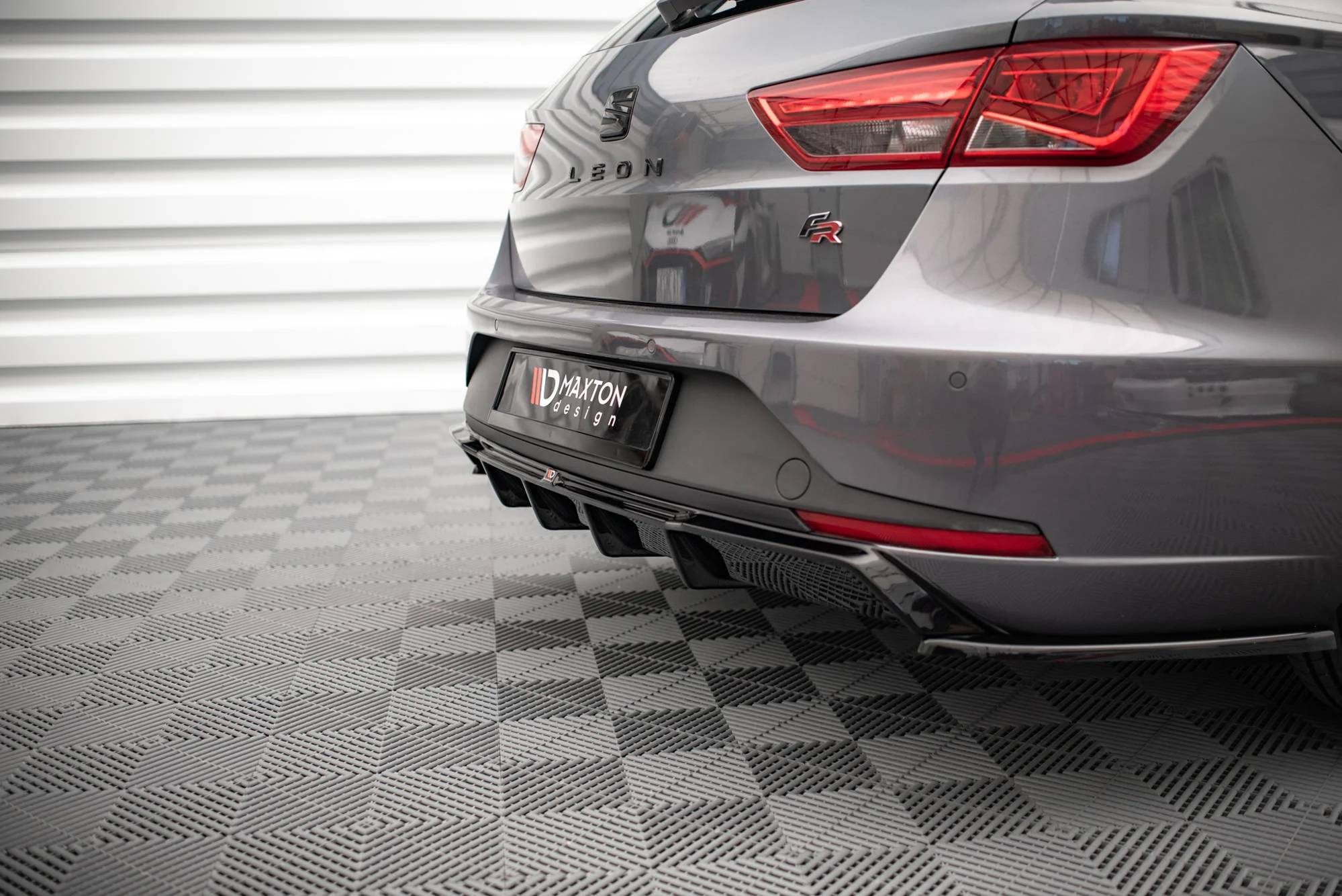 Diffusor Heck Ansatz für Seat Leon FR Sportstourer Mk3 schwarz Hochglanz - Maxton Design