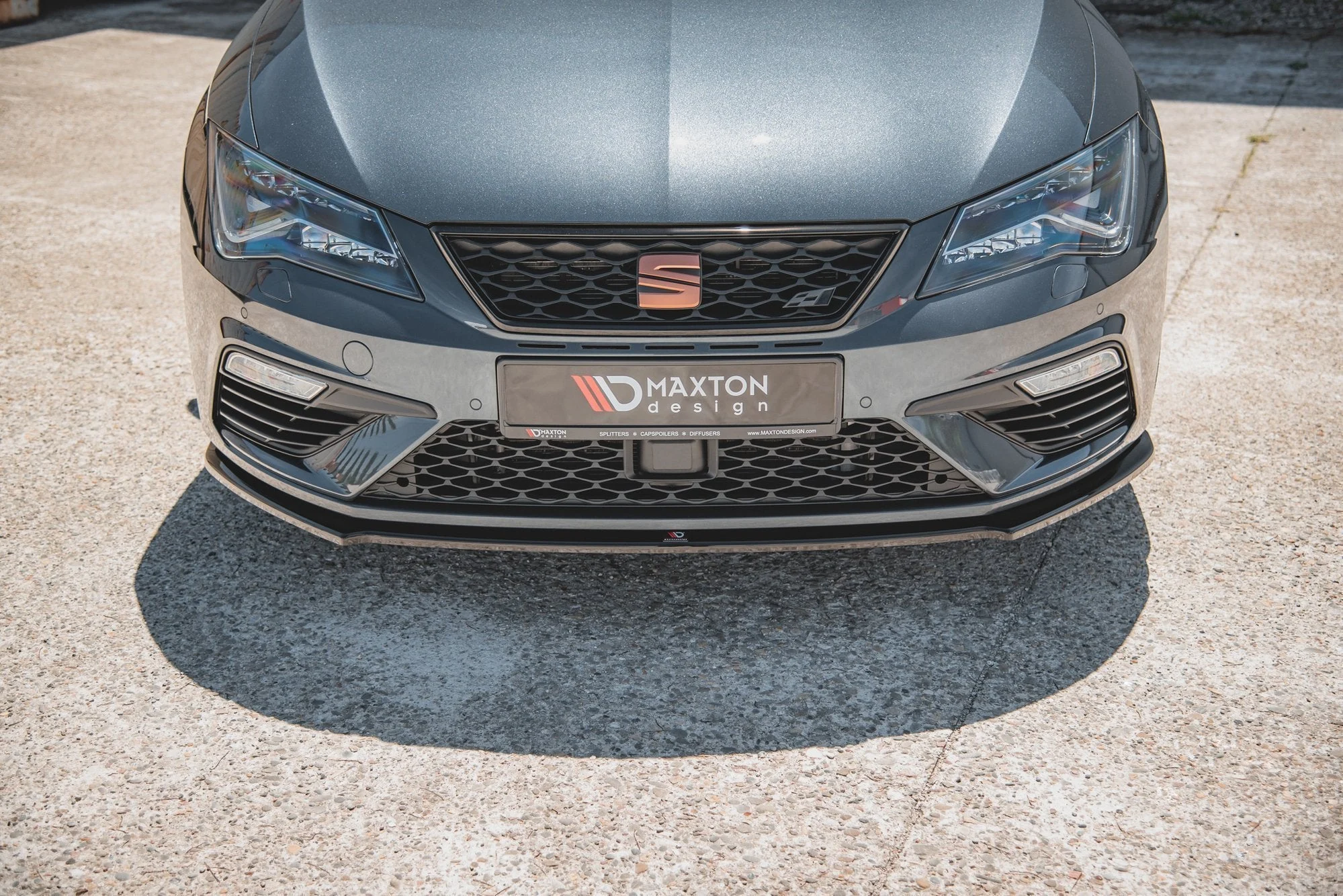 Front Ansatz V.4 für Seat Leon Cupra / FR Mk3 FL schwarz Hochglanz - Maxton Design